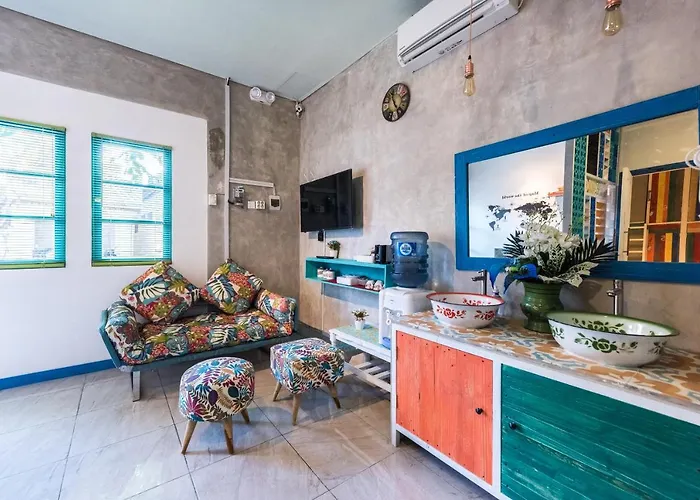 Write Hostel Batununggul