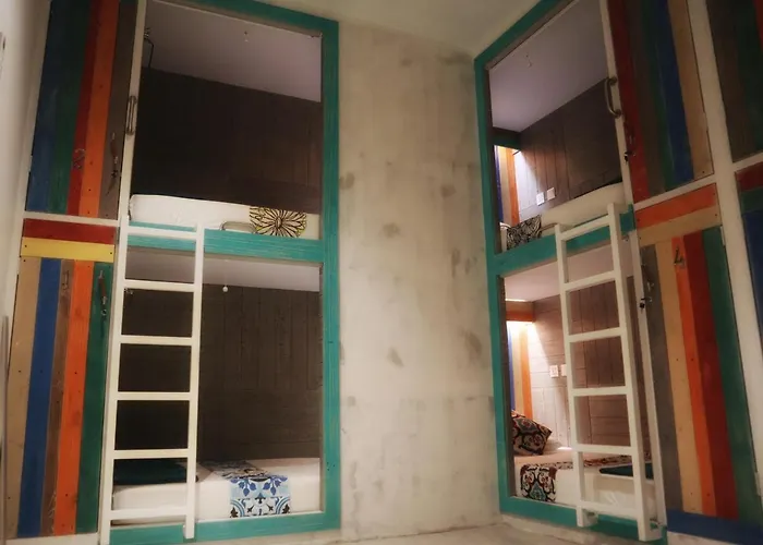 Write Hostel Batununggul